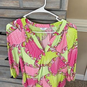 Women’s crown & ivy top. Green & pink size med